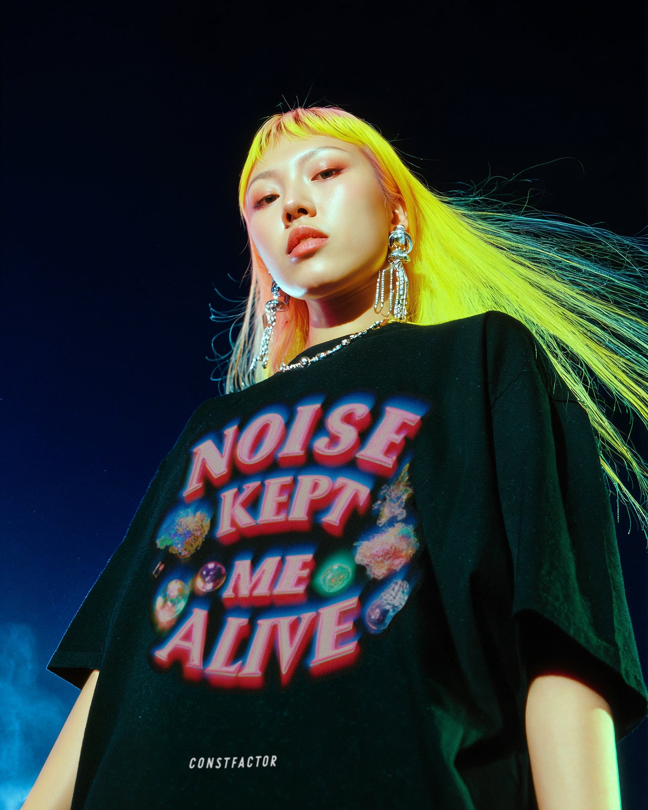 T셔츠【NOISE KEPT ME ALIVE】(9025691)블랙